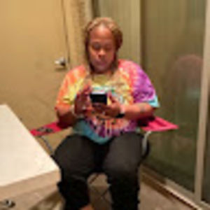 Meet your Posher, Lori